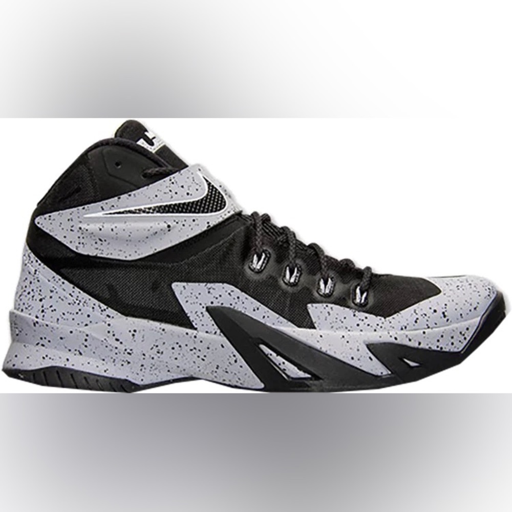Nike Lebron soldier 8 black and wolf grey